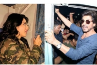 রাতভর এক ট্রেনে শাহরুখের সঙ্গে সানি লিওন