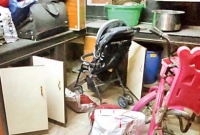 মহিলাকে বেঁধে, সন্তানদের মাথায় বন্দুক ঠেকিয়ে এ কেমন ডাকাতি!