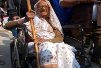 দুর্নীতি রুখতে এবার ভোটে প্রার্থী হলেন ৯৫ বছরের বৃদ্ধা