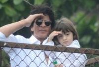 ‘রইস’ দেখে কী বলল আব্রাম?