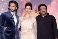 সঞ্জয়লীলা বনশালীর ওপর হামলায় মুখ খুললেন দীপিকা, রণবীর ও স্বরাষ্ট্রমন্ত্রী