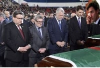 মুসলিমদের জানাজায় অংশ নিয়ে অঝোরে কাঁদলেন কানাডার প্রধানমন্ত্রী