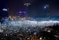 প্রধানমন্ত্রীর পদত্যাগ দাবিতে রোমানিয়ার রাস্তায় লাখো জনতা