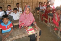 ৬৫ বছর বয়সেও স্কুলছাত্রী নুরজাহান, ক্লাস করেন নাতি-নাতনিদের সঙ্গে