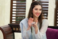 সিঙ্গেল মাদার মাহিরা খান!