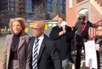   ট্রাম্পের শিক্ষামন্ত্রীকে স্কুলে ঢুকতে বাধা!