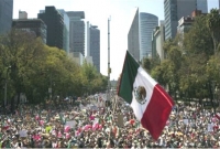 ট্রাম্প বিরোধী মিছিল আর বিক্ষোভে উত্তাল মেক্সিকো