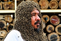 এই সৌদি ফাতানির শরীরে ২০ হাজার মৌমাছি