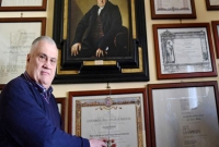 ১৫ বার অনার্স-মাস্টার্স করে ৭০ বছরের এই বৃদ্ধের রেকর্ড