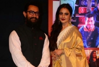 রেখার চিঠি পেয়ে কেঁদে ফেললেন আমির খান!