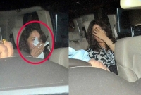  এ কী চেহারা হয়েছে মাধুরী দীক্ষিতের! ক্যামেরা দেখে ঢাকলেন মুখ