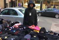 জাতিসংঘ সদর দপ্তরের সামনে আবুলের ব্যবসা