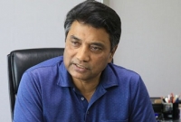 ফুটপাতে গাড়ি রাখলে চালককে গাছে বেঁধে রাখা হবে: আনিসুল হক