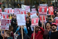 যুক্তরাষ্ট্র জুড়ে সব ধর্ম-বর্ণ আর জাতিগোষ্ঠীর মার্কিনিরা জড়ো হয়ে মুসলিমদের সঙ্গে সংহতি প্রকাশ