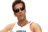 গরীব বস্তিতে ৩,০০০ টয়লেট পুনর্নির্মাণ করালেন সালমান