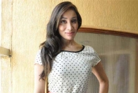 একি কাণ্ড ঘটালেন মডেল সোফিয়া!