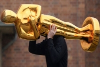 দেব কি হবেন অস্কারজয়ী প্রথম ভারতীয় অভিনেতা?