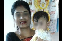 কন্যাসন্তান জন্ম দেওয়ায় স্ত্রীকে পুড়িয়ে মারল স্বামী !