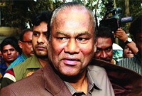  নিজের ফোনালাপ শুনে ভড়কে যান কাদের