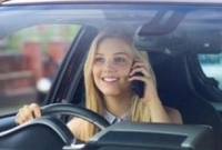 যুক্তরাজ্যে ড্রাইভিং-এর সময় মোবাইল ব্যবহার করলে চালকের লাইসেন্স বাতিল