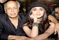 বলিউড পরিচালক মহেশ ও আলিয়া ভাটকে খুনের হুমকি!