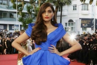 আমি আমার শরীর নিয়ে গর্বিত : সোনম কাপুর