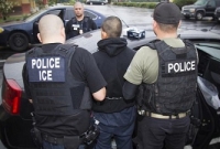 যুক্তরাষ্ট্রে আটক অভিবাসীদের দিয়ে জোর করে বিনা মজুরিতে কাজ করানোর অভিযোগ