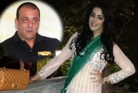 বলিউডে আসলে মেয়ের পা ভেঙে দেবেন সঞ্জয় দত্ত !