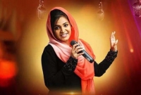 হিজাব পরে ভক্তিগীতি, তরুণীকে হত্যার হুমকি