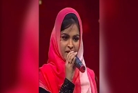 হিন্দুদের সংগীত গেয়ে অপমানের শিকার হলেন মুসলিম তরুণী