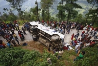 নেপালে ভয়াবহ বাস দুর্ঘটনা, নিহত ২৬ জন