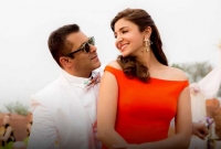 সেরার তকমা জিতলেন সালমান-অনুষ্কা