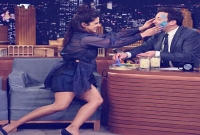 লাইভ টিভি-শো-তে বিখ্যাত সেলিব্রিটির সাথে যা করলেন  প্রিয়াঙ্কা! তাতে অবাক হলেন সবাই