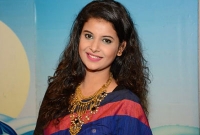 অবশেষে ছক্কা মারার মতো বল পেলেন শবনম ফারিয়া