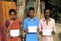 ছেলের সঙ্গেই উচ্চ মাধ্যমিক পরিক্ষায় বসলেন মা-বাবা!