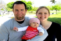 নিজের কন্যাকে কোলে নিয়েই হতবাক বাবা, এ কার মেয়েকে কোলে নিয়েছেন তিনি!