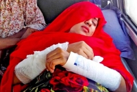 ক্লাসরুমে বখাটের হামলায় আহক শিক্ষিকা বেডে শুয়ে কাতরাচ্ছেন