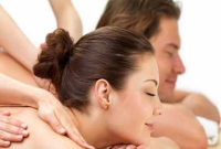 জামা খুলে ম্যাসাজ চলছে  ‘ম্যাসাজ পার্লার অন হুইলস’ এ!