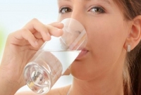 নিয়ম মেনে পানি পান করছেন তো? এই নিয়মগুলো না মানলে ডেকে আনতে পারে ভয়ানক বিপদ!