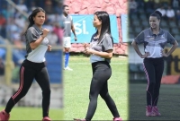 ফুটবল মাঠের এই তরুণীকে দেখতে রোজ হুমড়ি খেয়ে পড়ছে দর্শকরা!