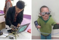  দৃষ্টিহীনদের জন্য চশমা বানিয়ে তাক লাগালেন একাদশ শ্রেণীর ছাত্র!