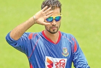 আর্থিক সংকটে হাবুডুবু খাওয়া কয়েকজন বন্ধুকে দোকান করে দিলেন মাশরাফি