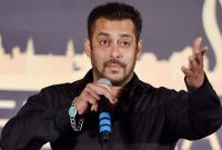 সবচেয়ে বেশি আয়কর দিয়ে আবারো শীর্ষে সালমান