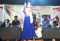 মৌলভীবাজারে মাহফিলের নামে নারীদের অশ্লীল নৃত্য!