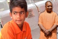 উত্তরপ্রদেশের মুখ্যমন্ত্রীর ডান হাত ১২ বছরের কিশোর!