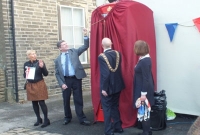 এটিই বিশ্বের সবচেয়ে ক্ষুদ্রতম জাদুঘর! জানেন, কি আছে এই ছোট জাদুঘরে?