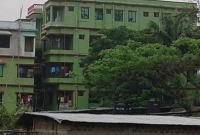 এইমাত্র পাওয়া,  চলছে থেমে থেমে গুলি