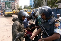 আশপাশের এলাকাসহ শিববাড়ি ঘিরে নিবিড় তল্লাশি-অভিযান  আশপাশের এলাকাসহ শিববাড়ি ঘিরে নিবিড় তল্লাশি-অভিযান