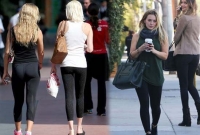 মেয়েদের আঁটসাঁট প্যান্ট যখন বিতর্কের কেন্দ্রবিন্দুতে