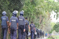 নাসিরপুরে ফের অভিযানে টানা গুলির শব্দ